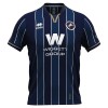 Dresovi Millwall Domaći 2026-27 - Kratki Rukavima Dresovi Millwall Domaći 2026-27 - Kratki Rukavima