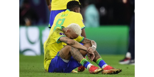Brazil ispao, Hrvatska 4-2 Brazil u raspucavanju jedanaesteraca za ulazak među prva 4 Brazil ispao, Hrvatska 4-2 Brazil u raspucavanju jedanaesteraca za ulazak među prva 4